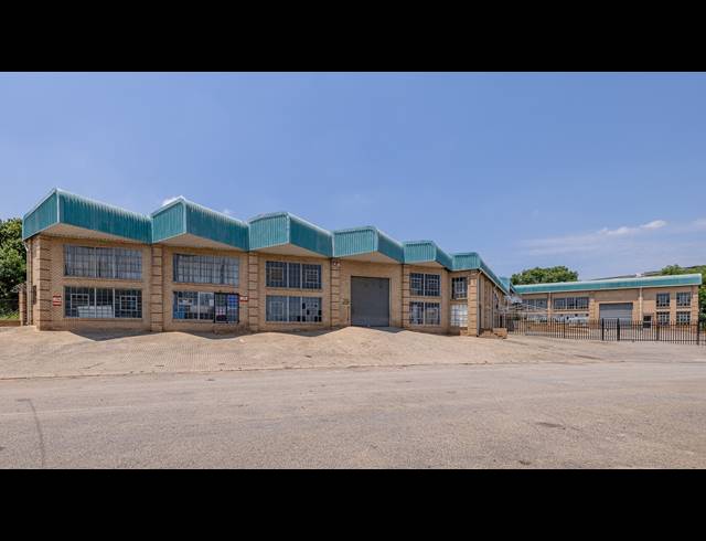 1,751M² WAREHOUSE FOR SALE IN WEST ACRES EXT 1